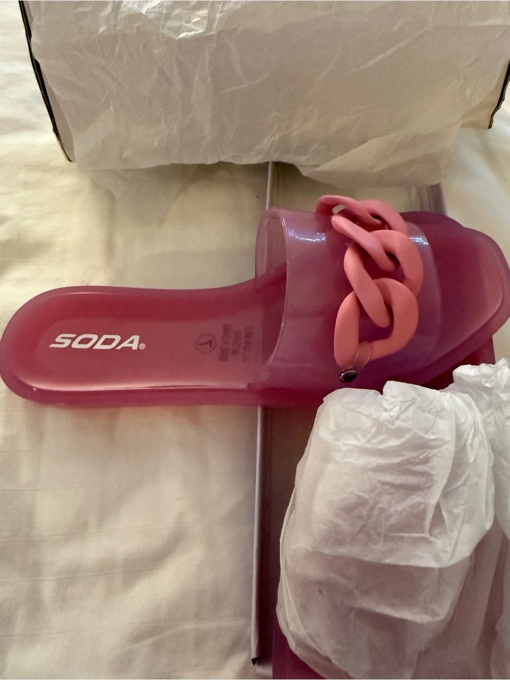 Brand new size 7 SODA Women's Pink Jelly Chain Slide Sandals - Picture 2 of 3